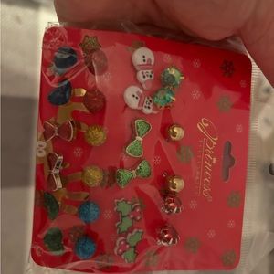 Pack of Christmas earrings